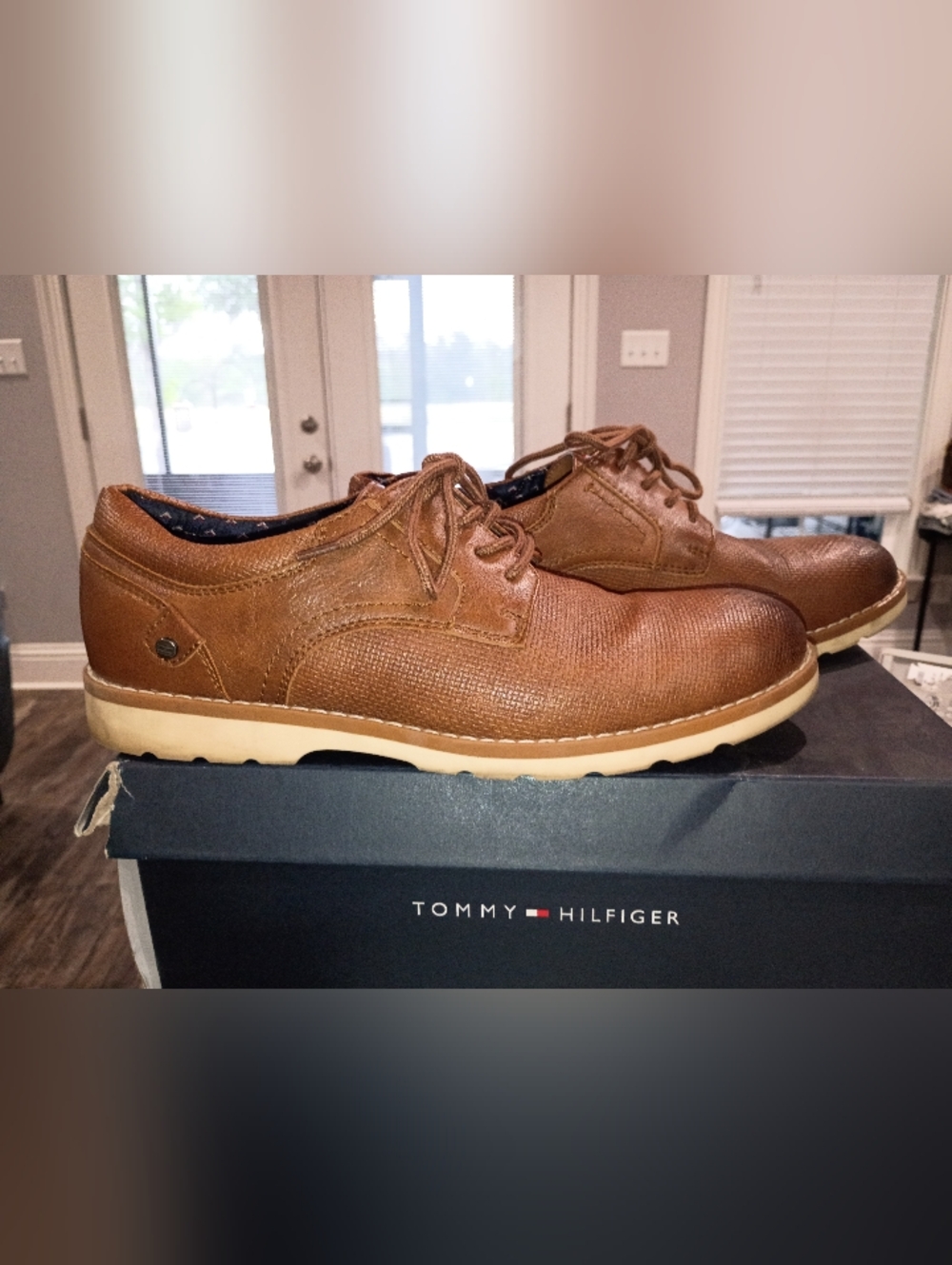 Tommy Hilfiger Nemoza Men’s Brown Lace-Up Oxford Dess Shoes Size 9.5